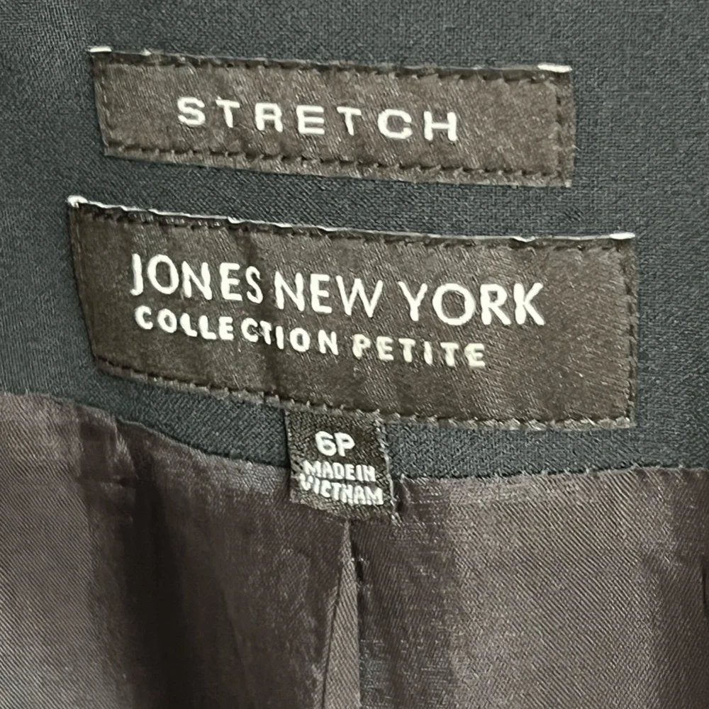 Dark Blue-Black, Lightweight, 2-Button Blazer | Jones New York - Picture 6 of 7